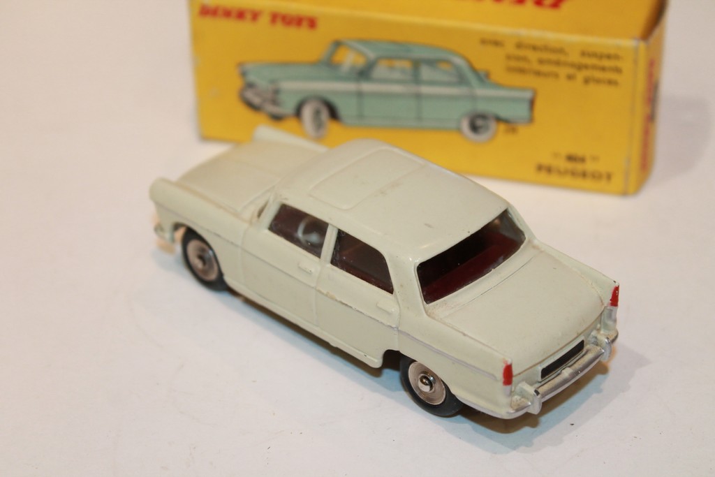 PEUGEOT 404 BLANCHE DINKY TOYS 1/43°