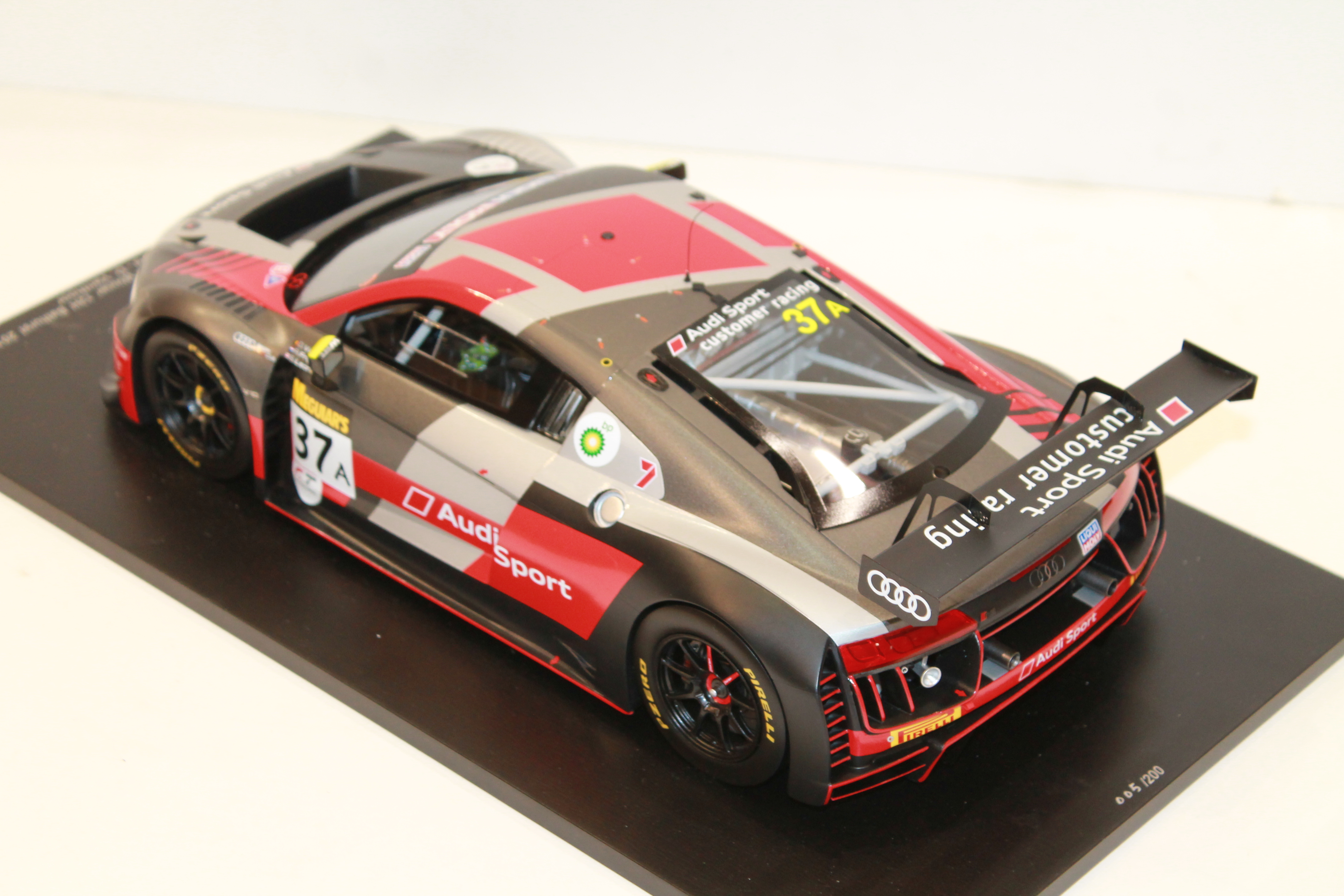 AUDI R8 LMS N°37 WINNER 12H BATHURST 2018 SPARK 1/12°