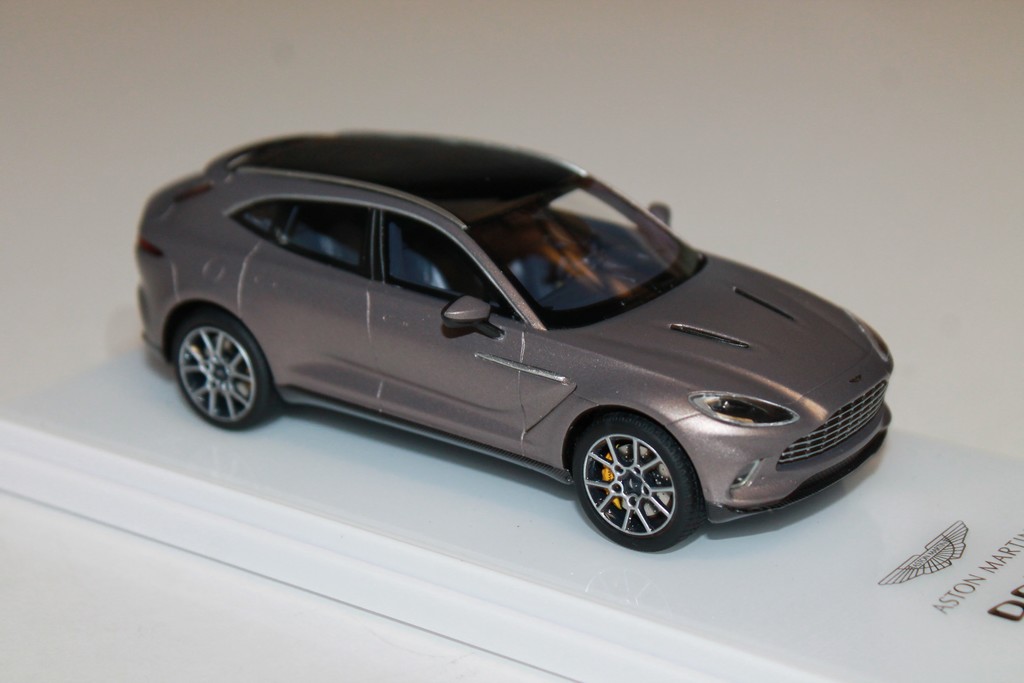 ASTON MARTIN DBX BRONZE TSM MODEL 1/43°
