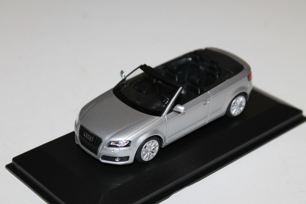 AUDI A3 CABRIOLET GRIS 2007 MAXICHAMPS 1/43°