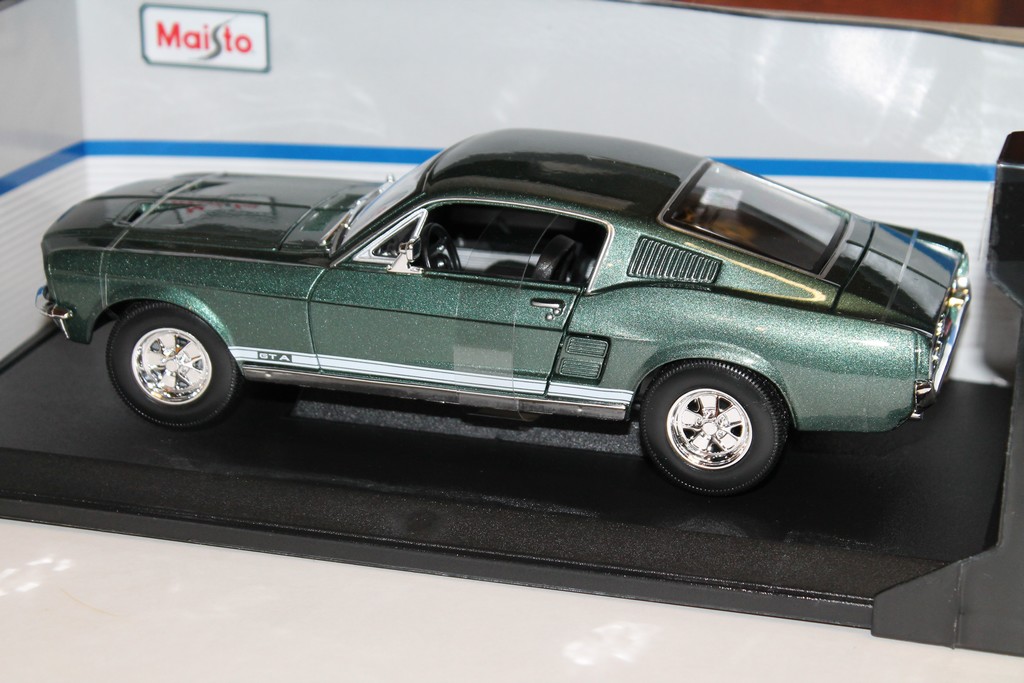 FORD MUSTANG GTA FASTBACK 1967 MAISTO 1/18°