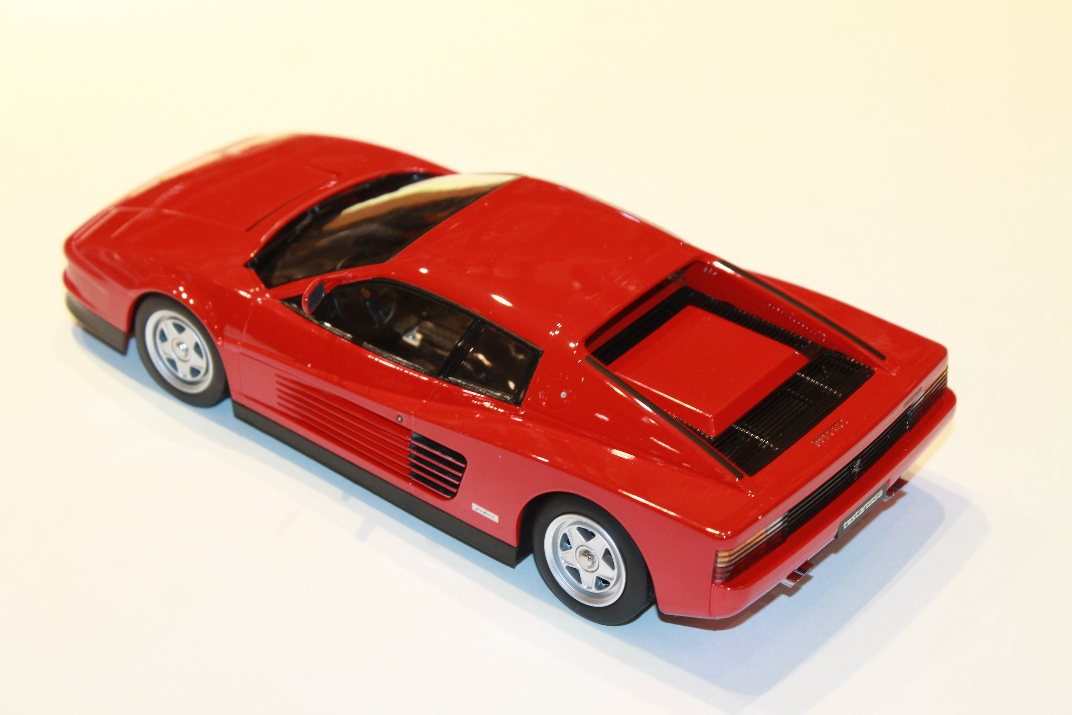 FERRARI TESTAROSSA ROUGE 1984 KK SCALE 1/18°