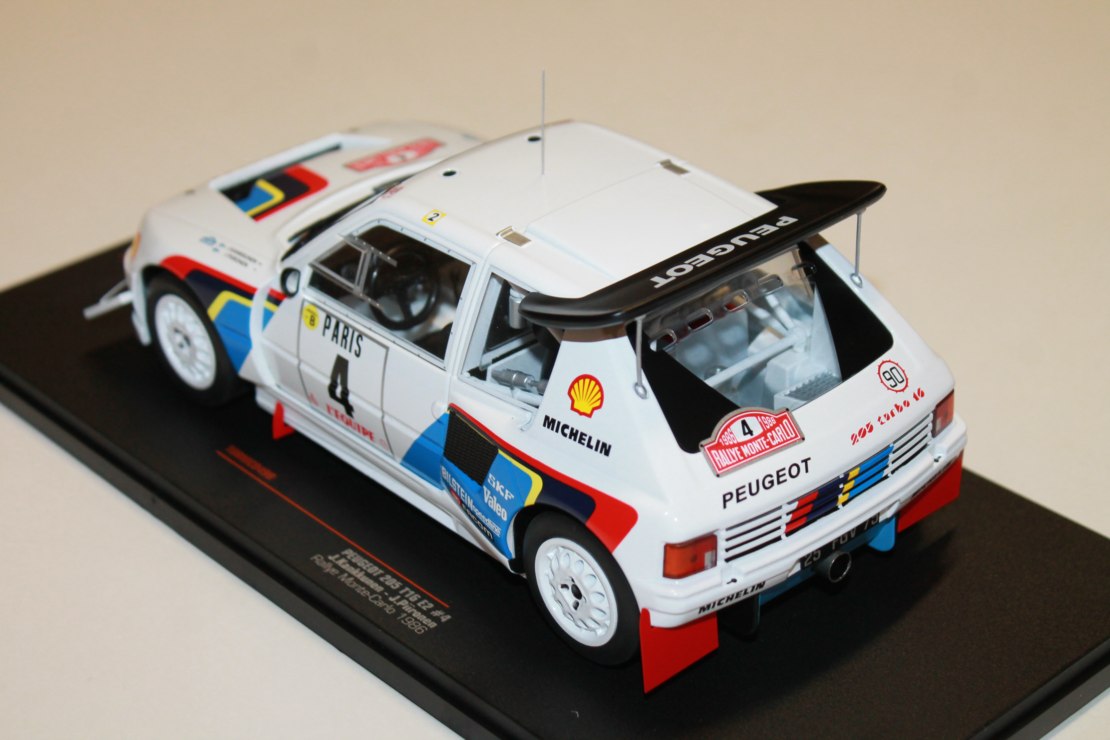 PEUGEOT 205 T16 E2 N°4 RALLYE MONTE CARLO 1986 IXO 1/18°