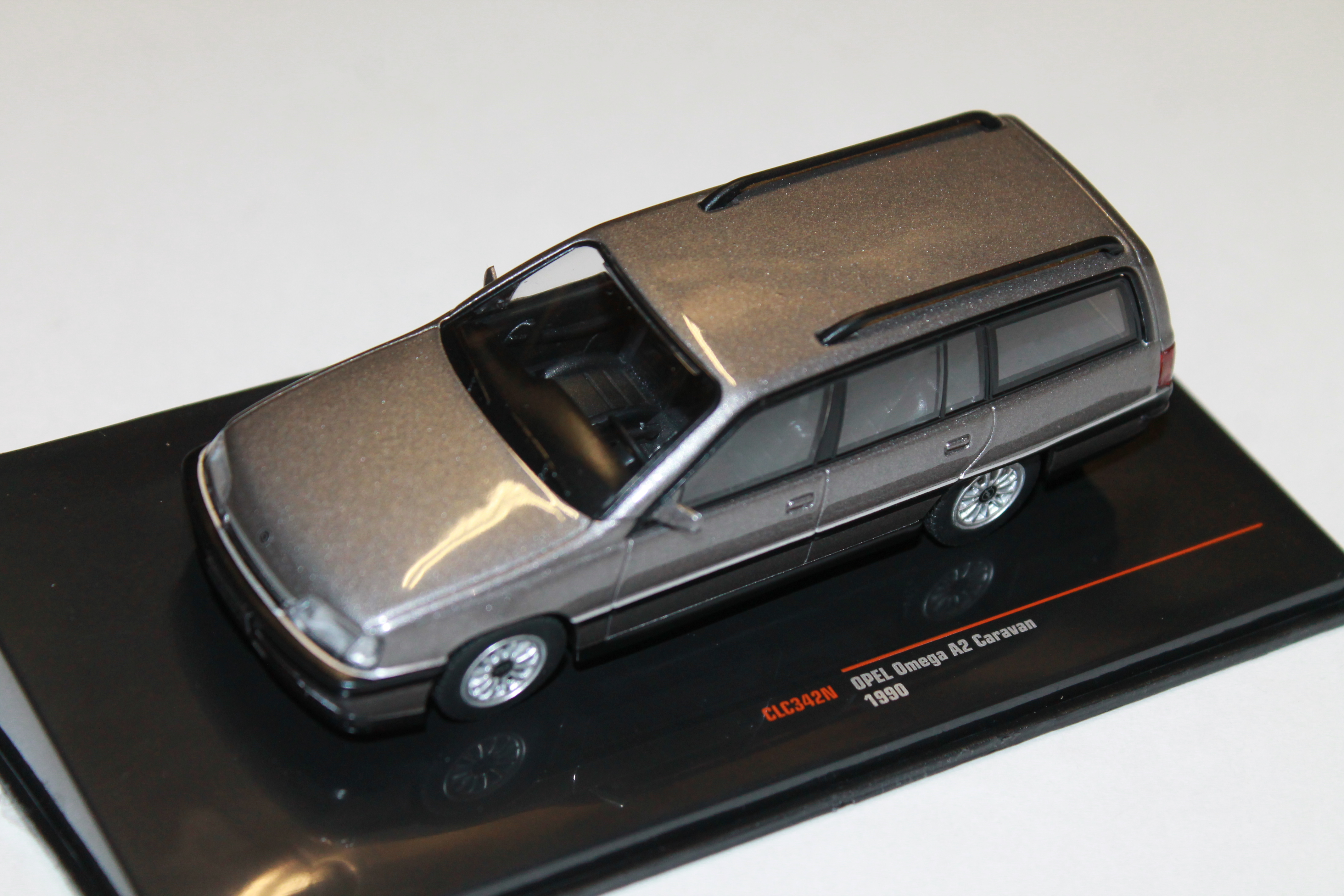 OPEL OMEGA A2 CARAVAN 1990 IXO 1/43°