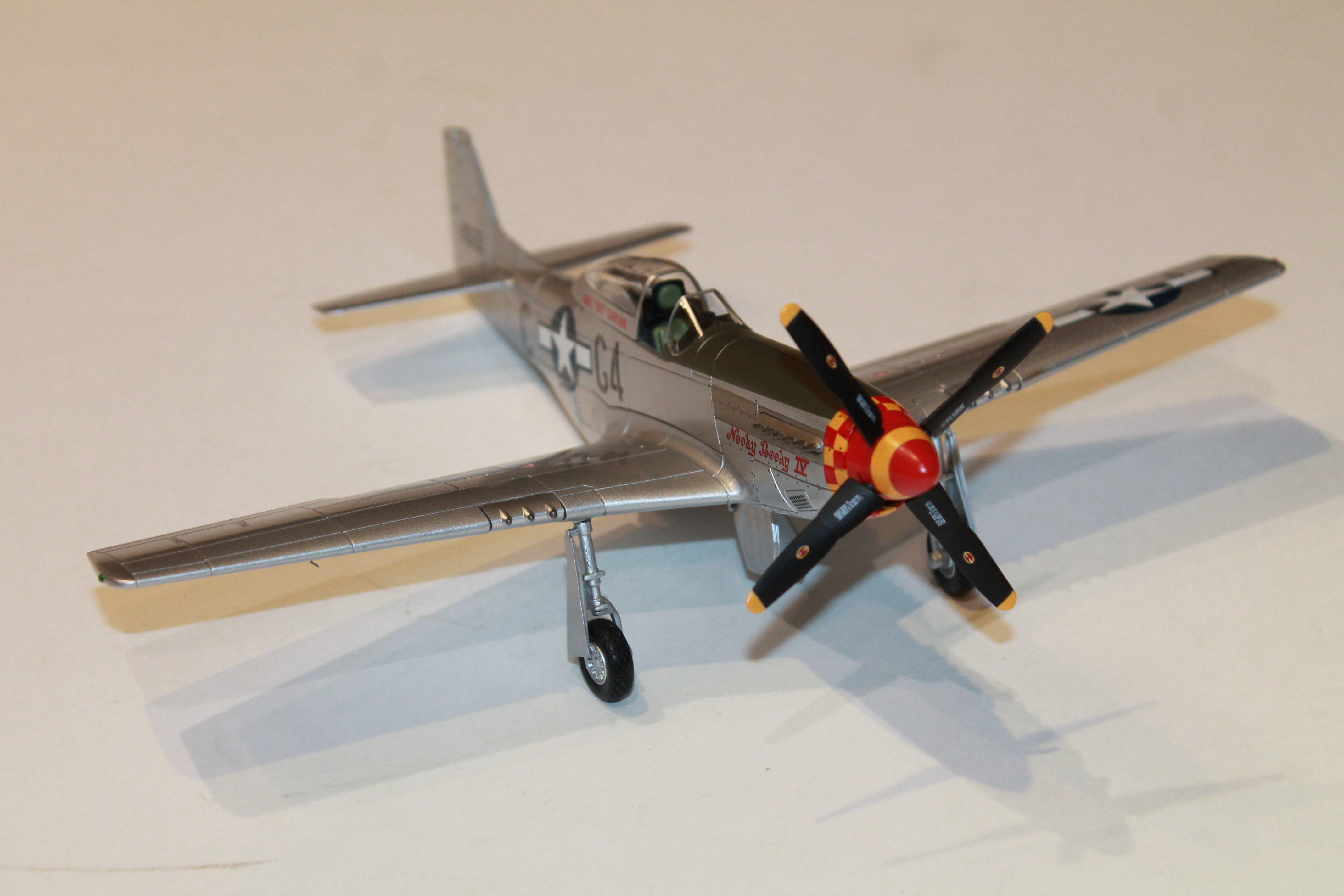 P-51 MUSTANG "NOOKY BOOKY IV" 1945 HOBBY MASTER 1/48°