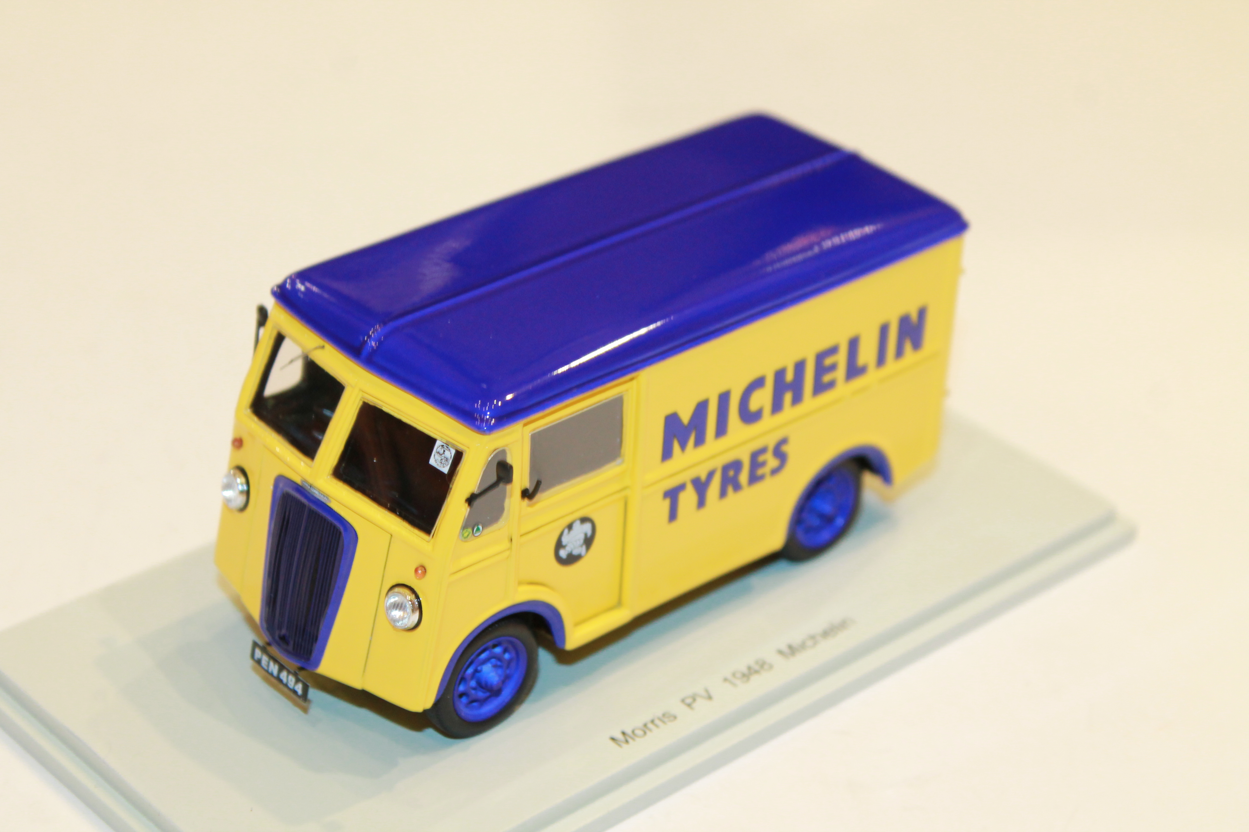 MORRIS PV MICHELIN SPARK 1/43°