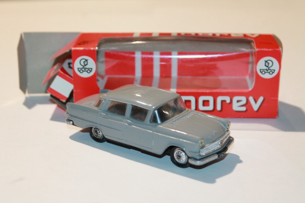 OPEL KAPITAN GRISE NOREV 1/43°