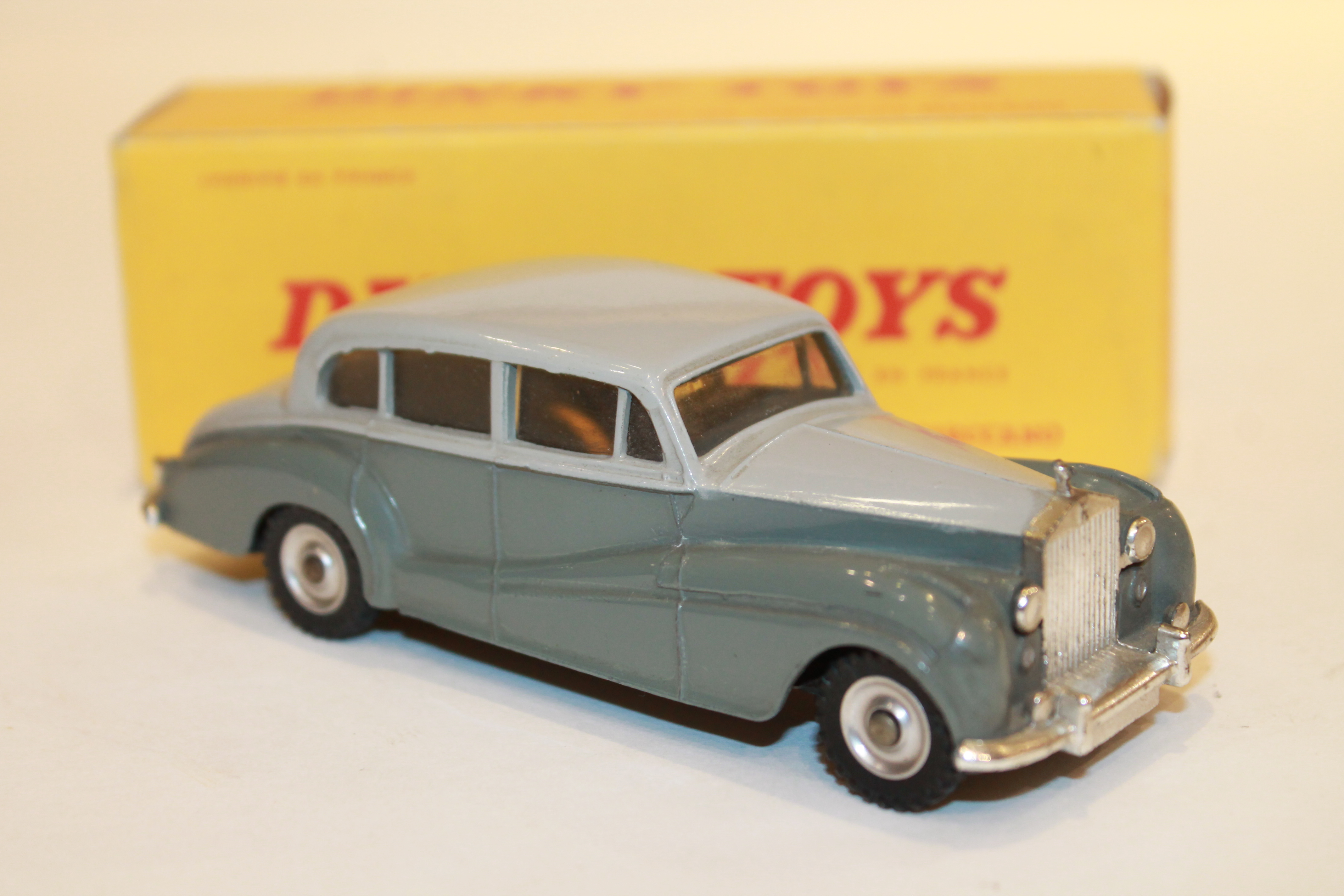 ROLLS-ROYCE "SILVER WRAITH" DINKY TOYS 1/43°