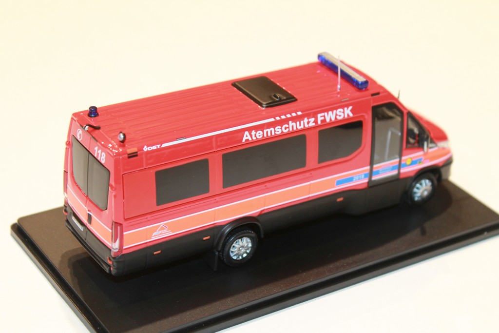 IVECO DAILY MINIBUS POMPIERS SUISSES ELIGOR 1/43°