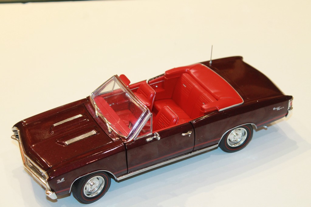 CHEVROLET CHEVELLE SS 396 CONVERTIBLE 1970 AUTO WORLD 1/18°