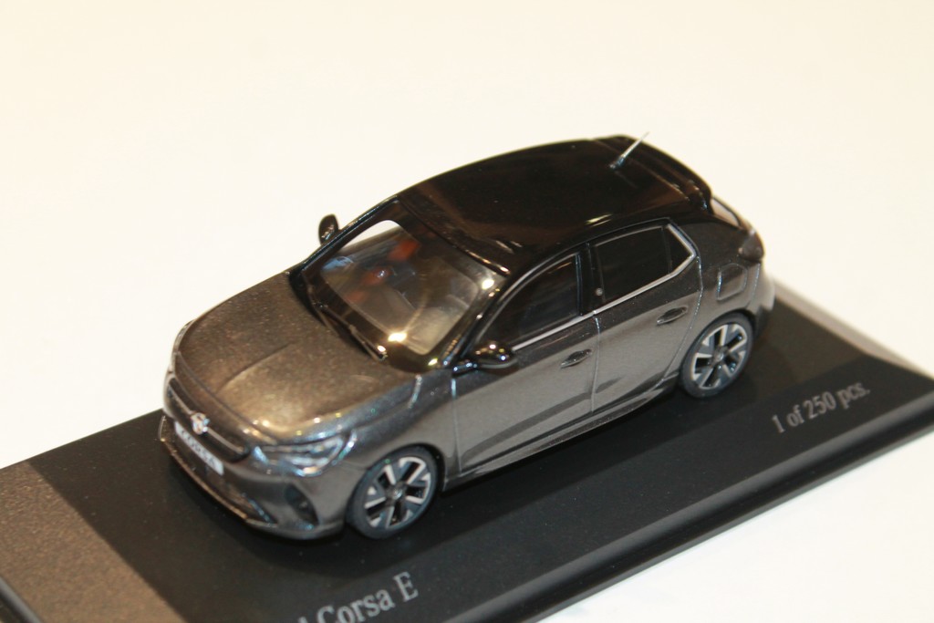 OPEL CORSA GREY 2020 MINICHAMPS 1/43°