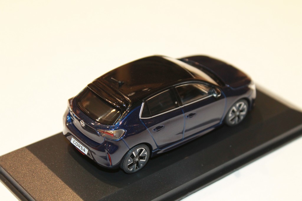 OPEL CORSA E BLUE 2020 MINICHAMPS 1/43°