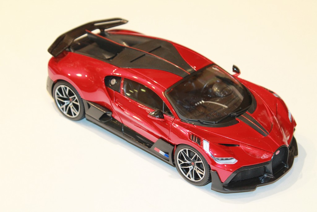 BUGATTI DIVO ROUGE 2019 BURAGO 1/18°