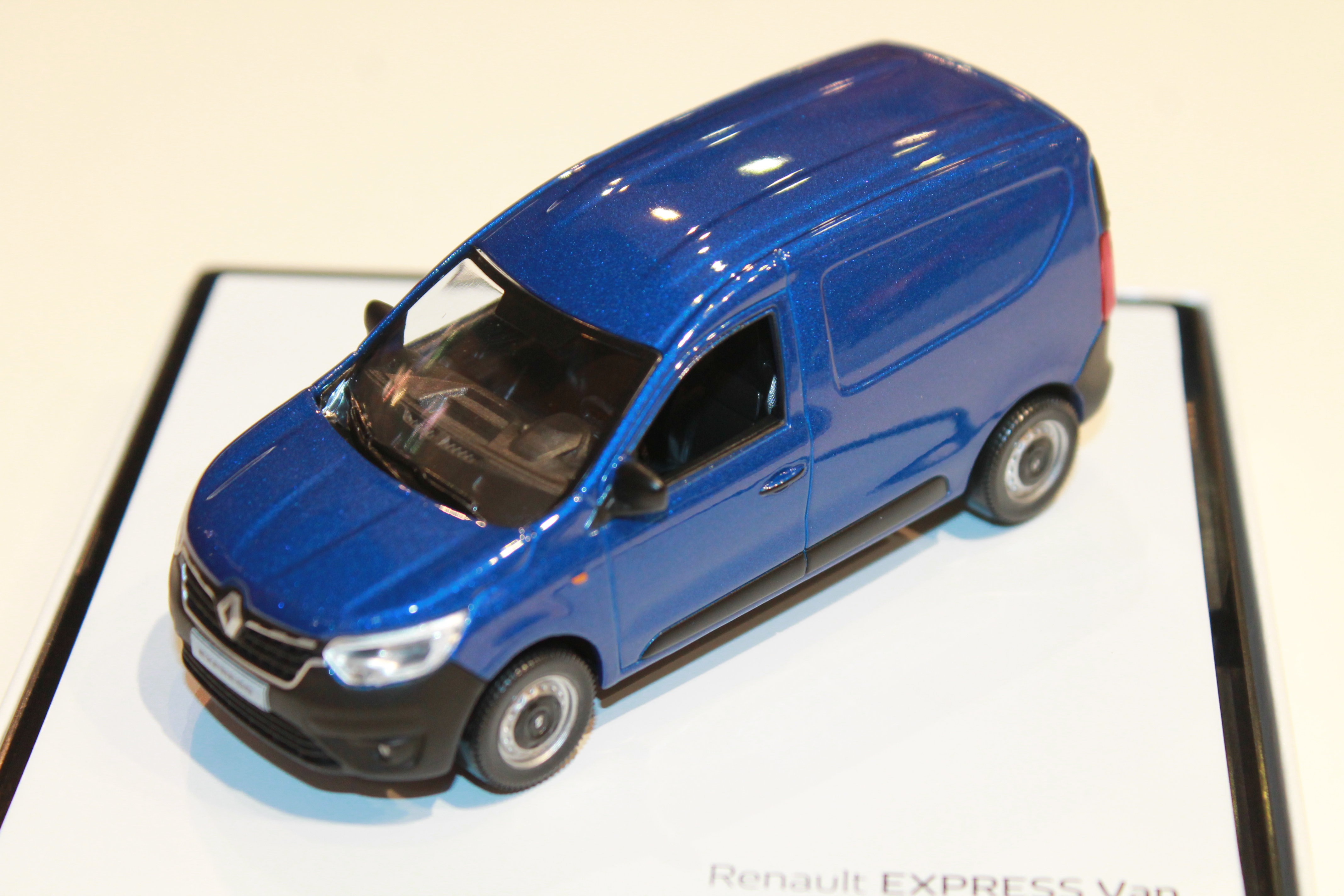 Miniature Renault EXPRESS VAN Bleu XJK 1/43 Norev 