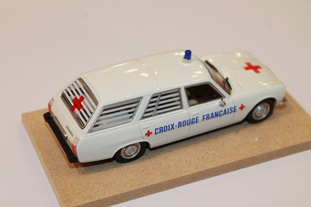 PEUGEOT 504 BREAK AMBULANCE LABEL 1/43°