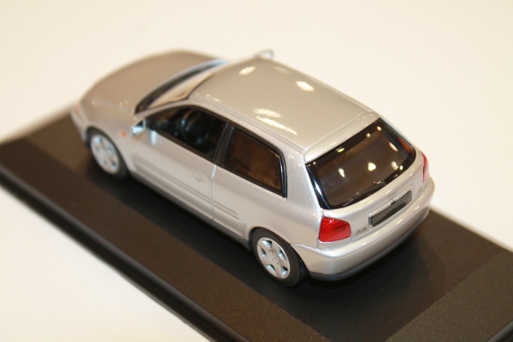 AUDI A3 1996 SILVER MINICHAMPS 1/43°