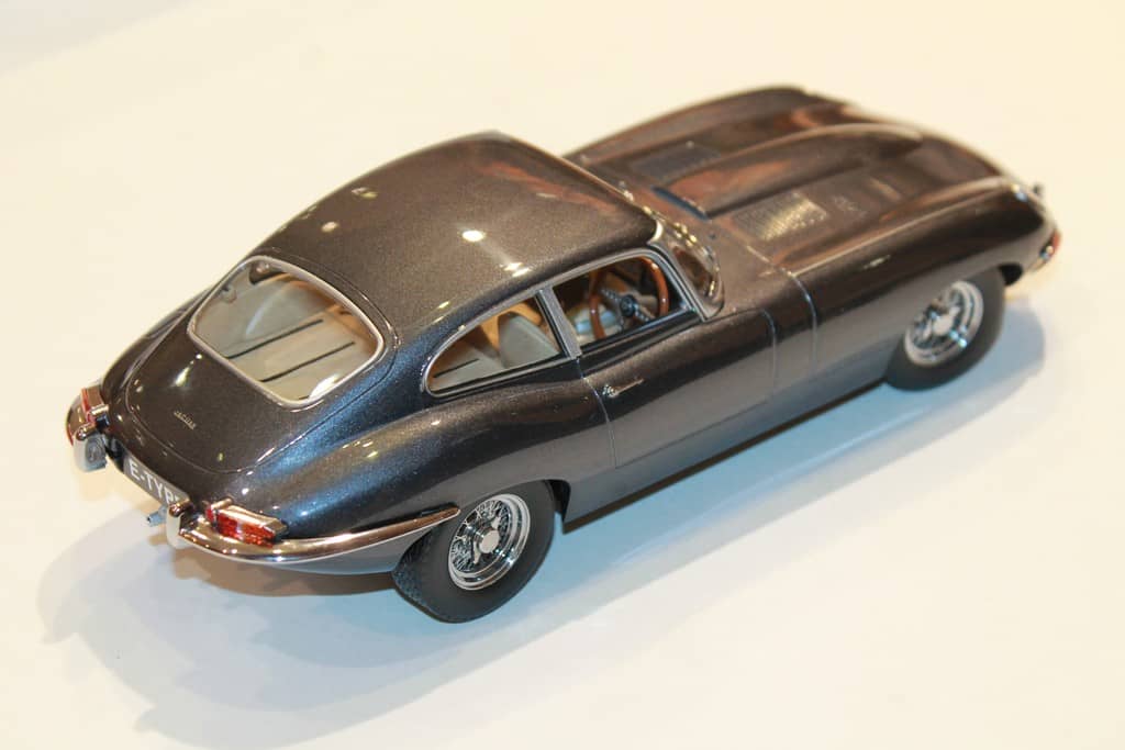 KK-Scale 1961 Jaguar E-Type Series 1 LHD Coupe Grey Metallic 1:18 - Ne