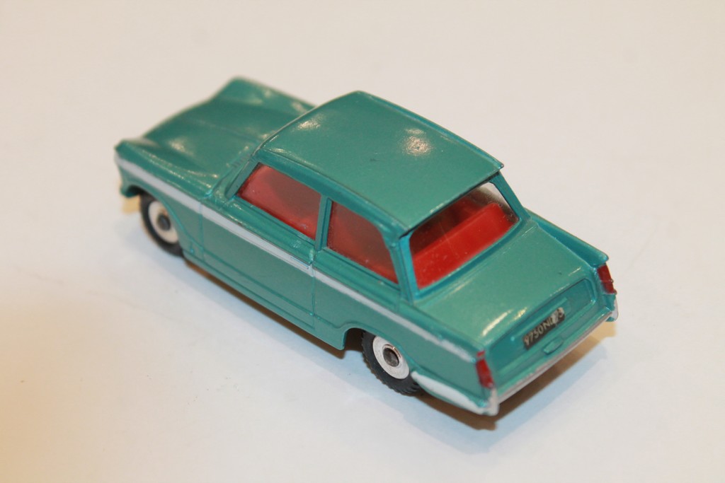 TRIUMPH VITESSE DINKY TOYS 1/43°