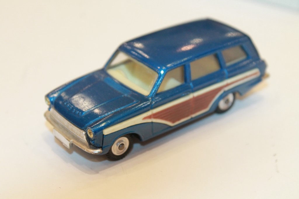 FORD CORTINA CONSUL ESTATE CORGI TOYS 1/43°