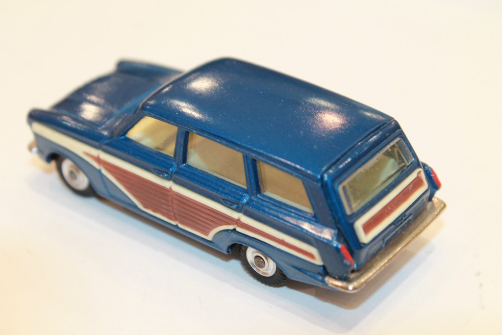 FORD CORTINA CONSUL ESTATE CORGI TOYS 1/43°