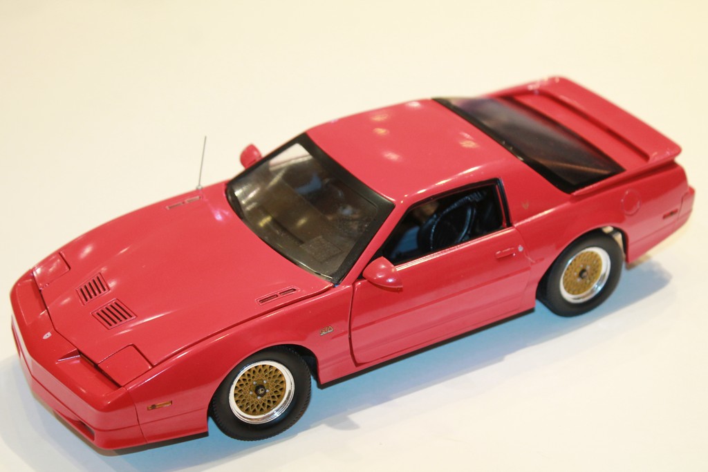 PONTIAC TRANS AM GTA 1988 ROUGE GREENLIGHT 1/18°