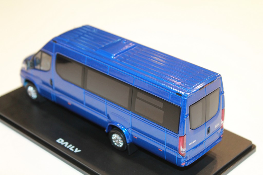 IVECO DAILY MINIBUS TOURYS BLEU ELIGOR 1/43°