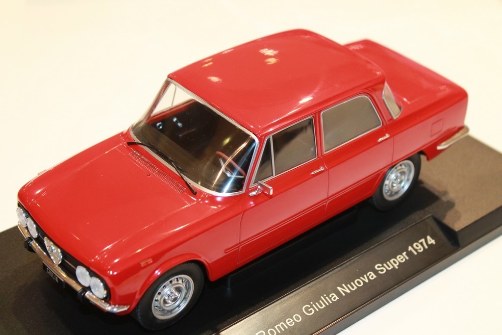 ALFA ROMEO GIULIA NUOVA SUPER ROUGE 1974 MODEL CAR 1/18°