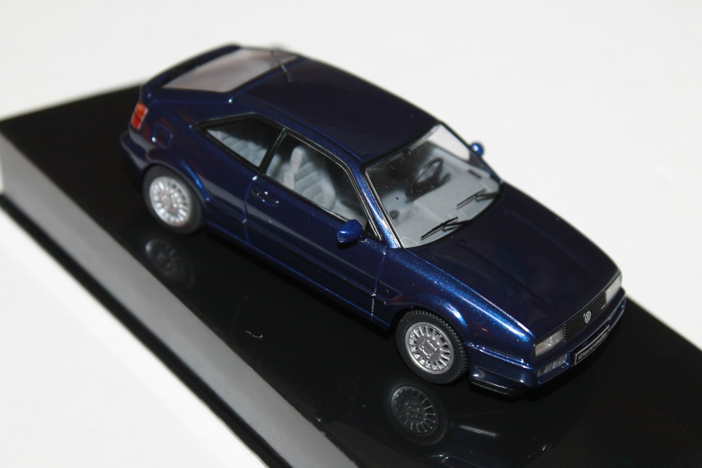 VOLKSWAGEN CORRADO G60 1989 BLEU IXO 1/43°