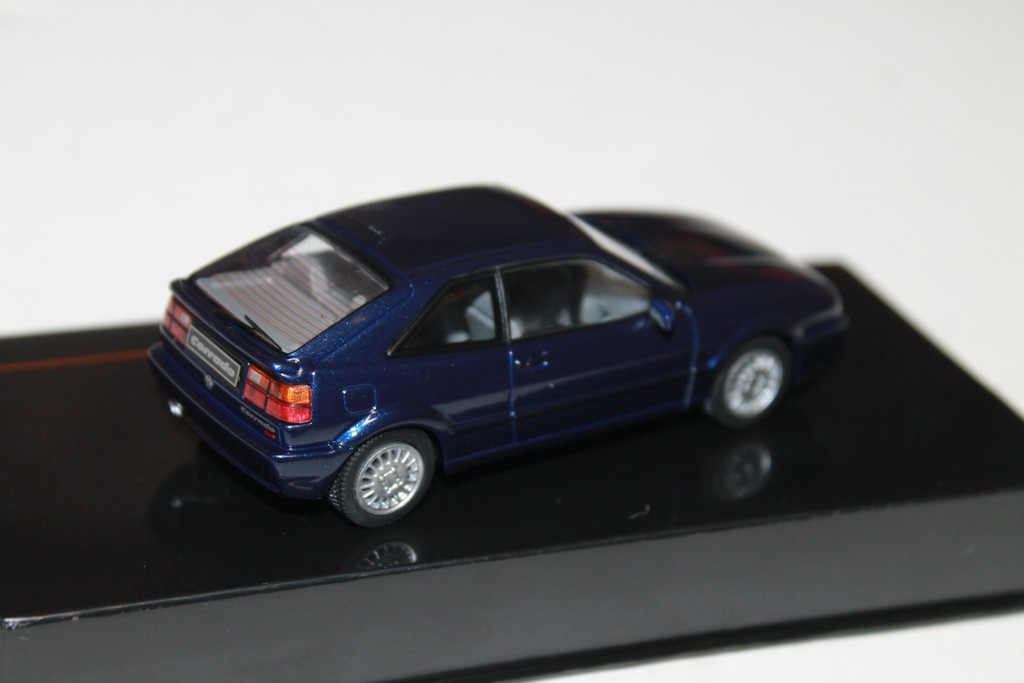 VOLKSWAGEN CORRADO G60 1989 BLEU IXO 1/43°