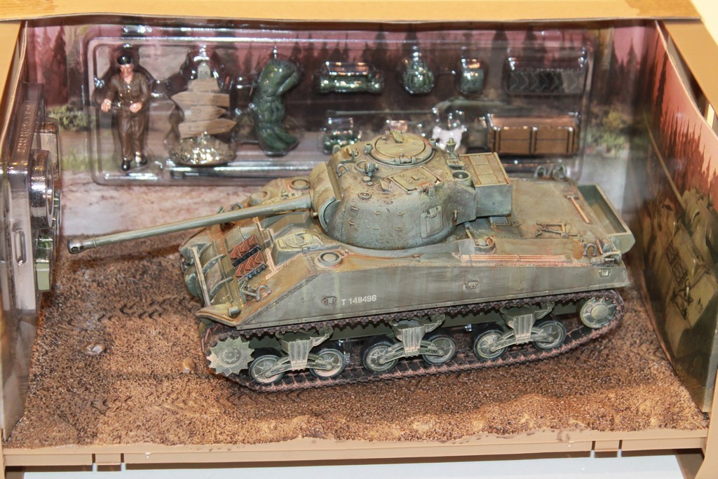 TANK SHERMAN FIREFLY VC FORCES OF VALOR 1/32°