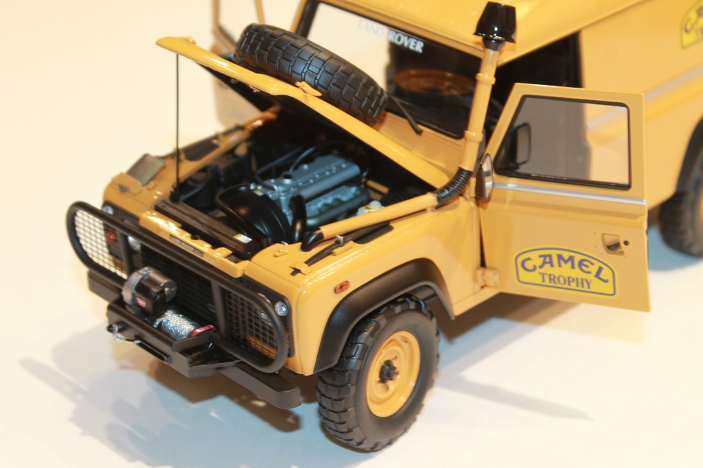 LAND ROVER 110 "CAMEL TROPHY" 1985 ALMOST REAL 1/18°