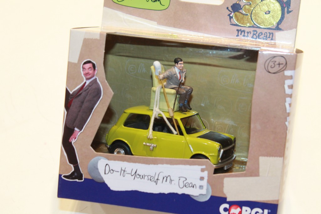 MINI MR BEAN "DO-IT-YOURSELF" CORGI 1/36°