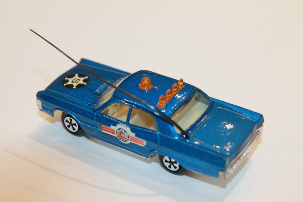 PLYMOUTH POLICE MAJORETTE 1/66°