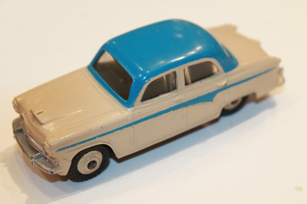AUSTIN A105 BEIGE DINKY TOYS 1/43°