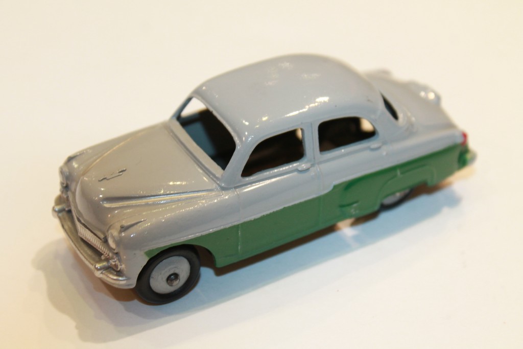 VAUXHALL CRESTA DINKY TOYS 1/43°