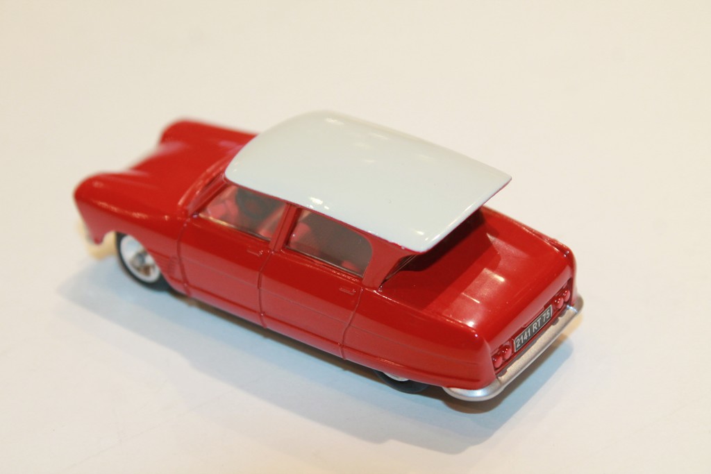 CITROEN AMI 6 ROUGE SOLIDO 1/43°
