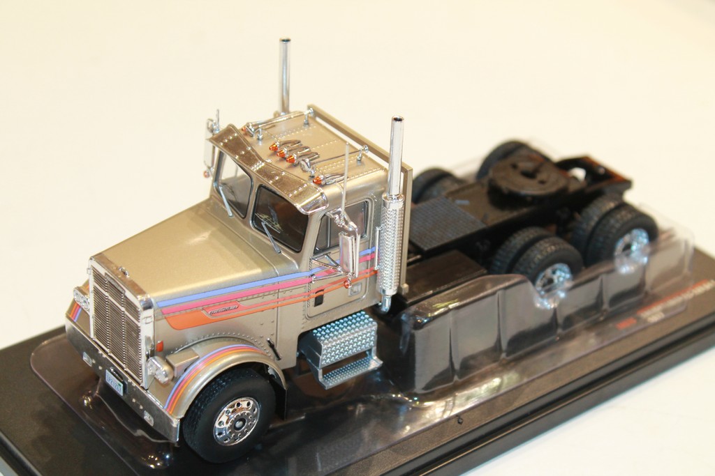 FREIGHTLINER FLC 120 64T 1977 IXO 1/43°