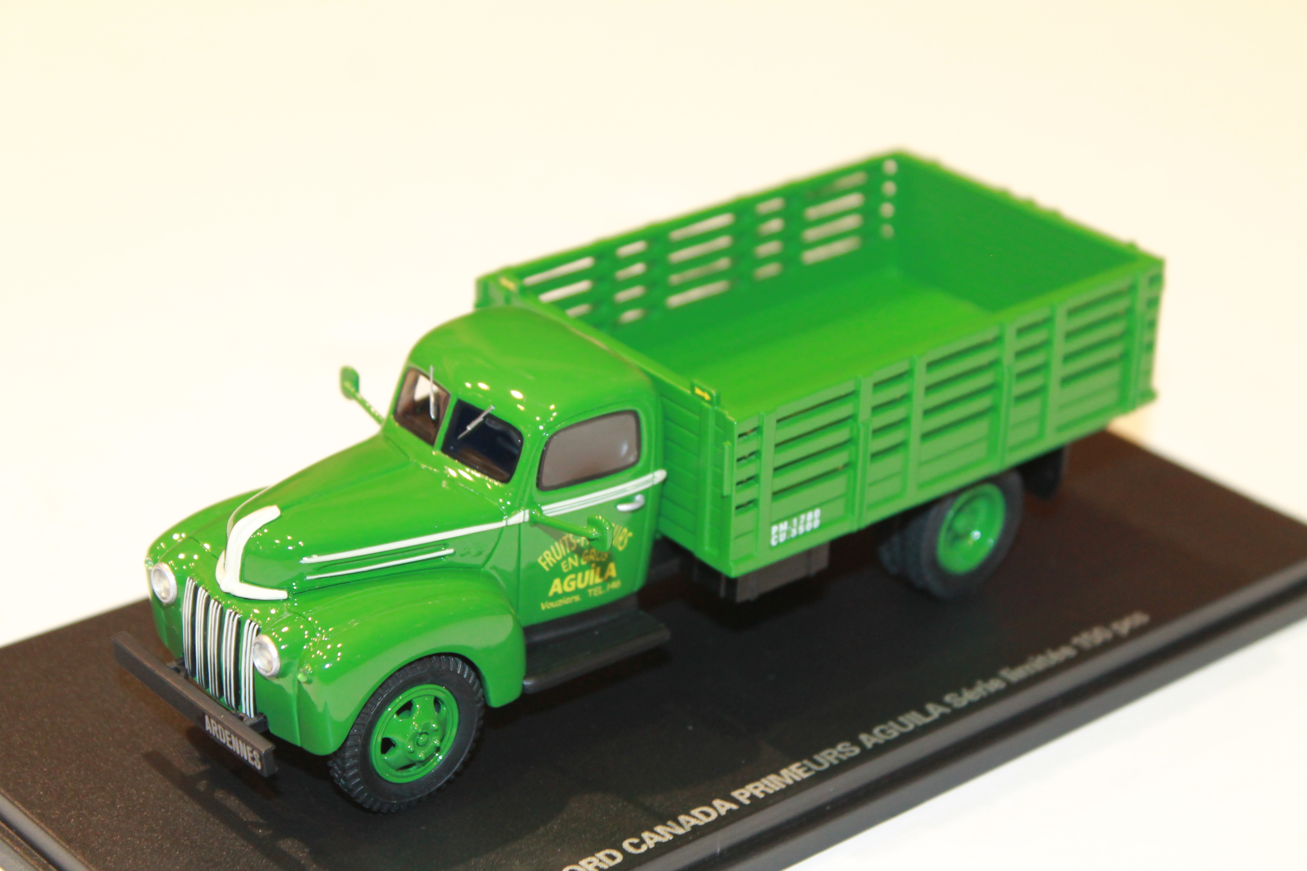 FORD CANADA PRIMEURS AGUILA VERT PERFEX 1/43°