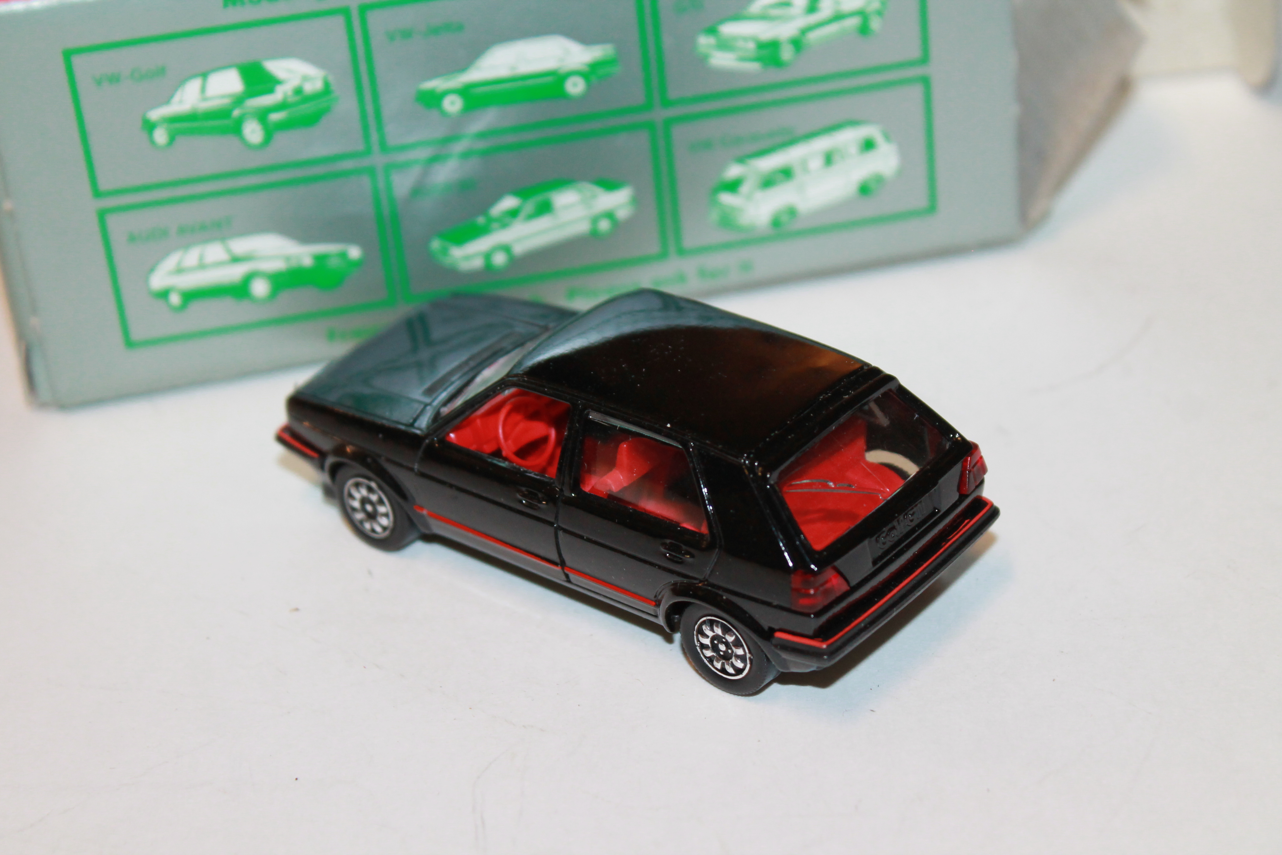 VOLKSWAGEN GOLF GTI NOIR SCHABAK MODELL 1/43°