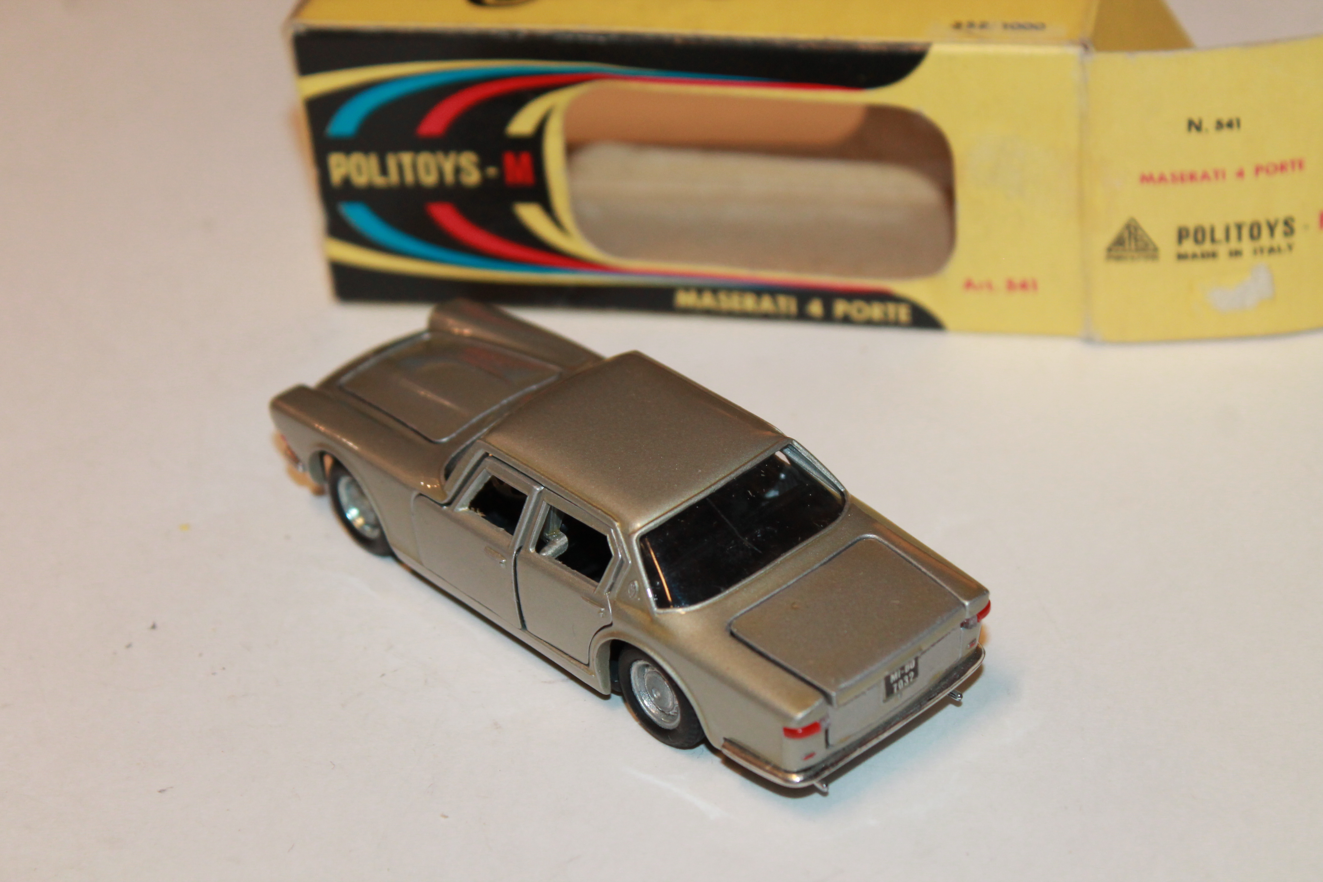 MASERATI QUATTRO PORTE GRISE POLITOYS 1/43°