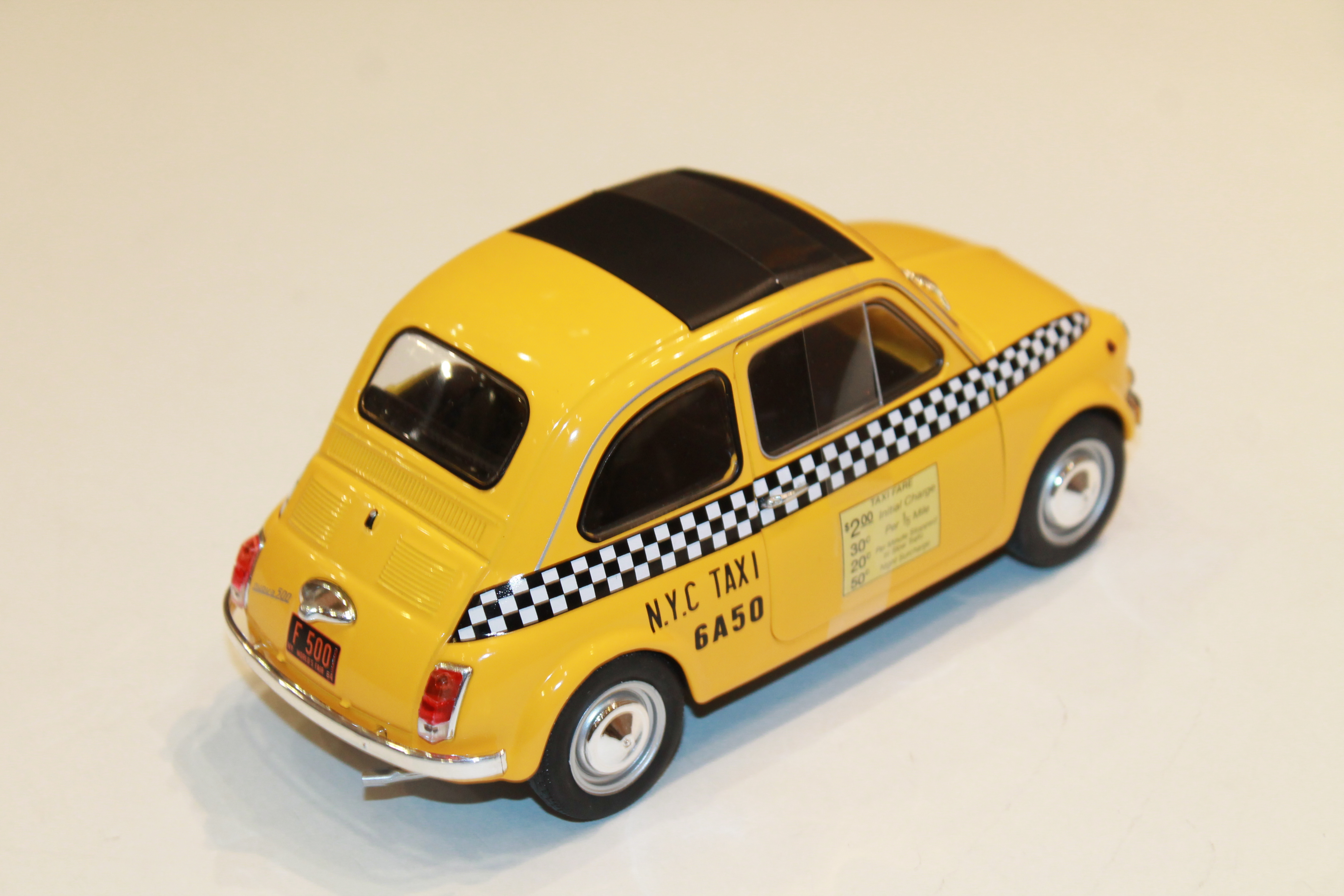 FIAT 500 L TAXI NEW YORK 1965 SOLIDO 1/18°