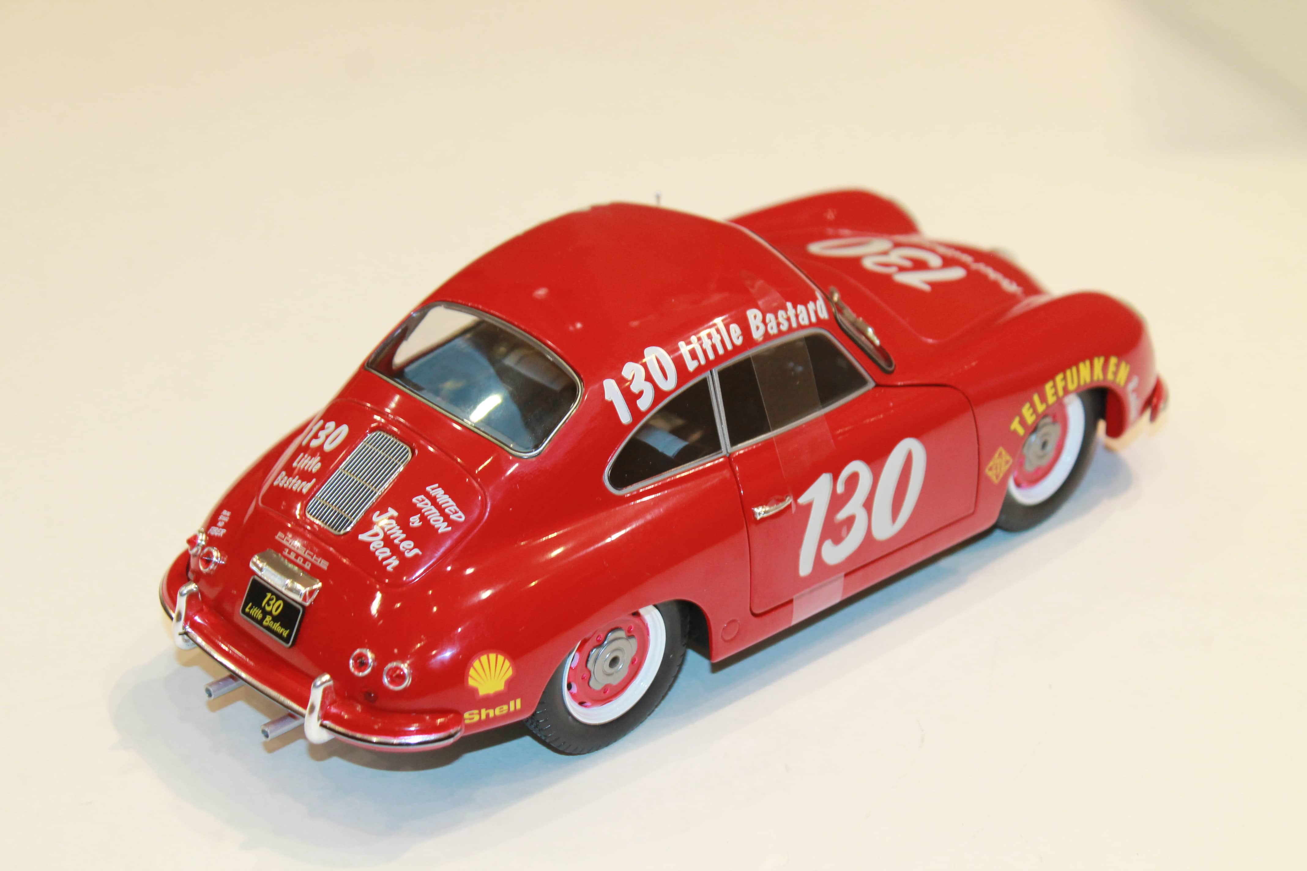 VOITURE AUX COULEURS DE J.DEAN