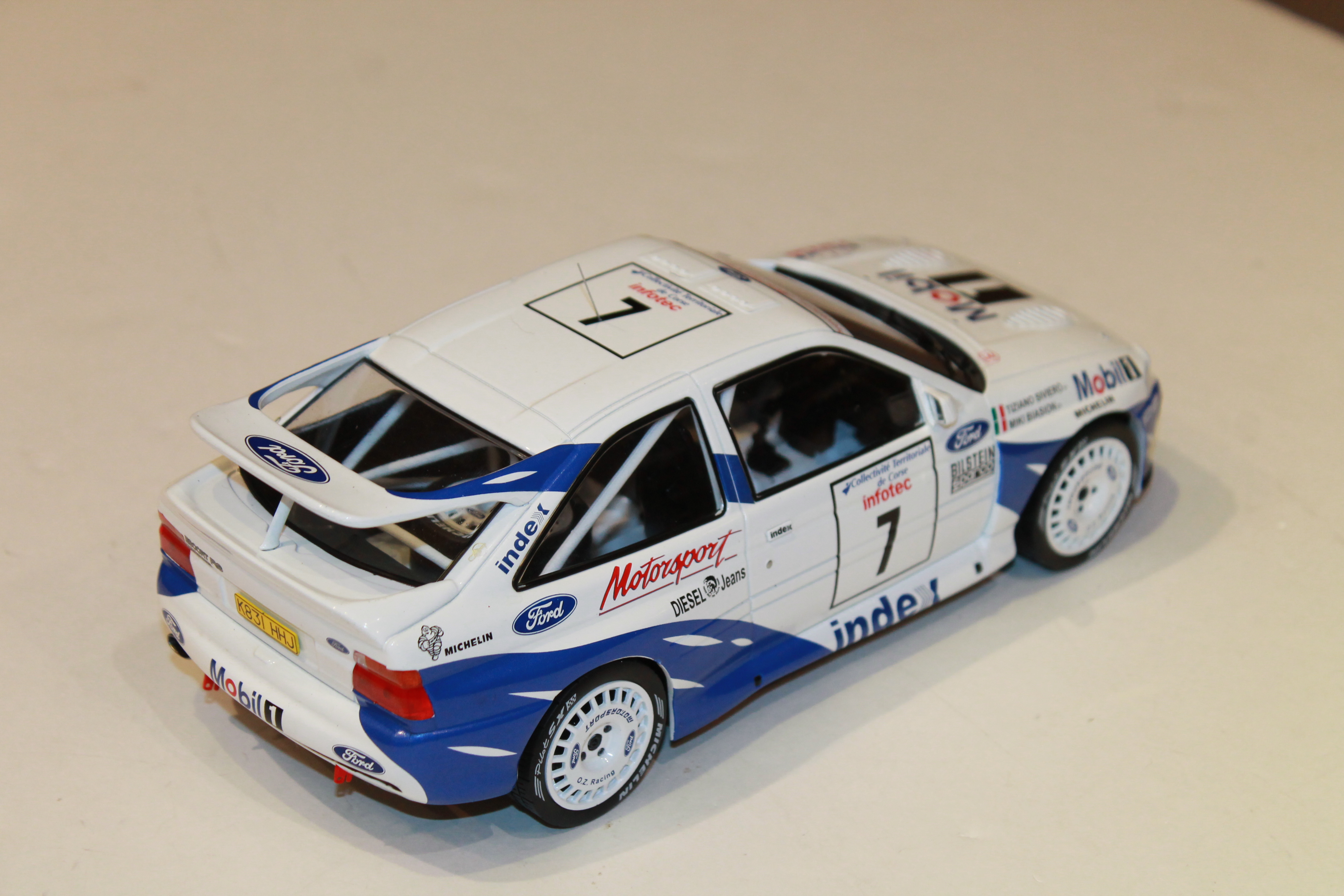 FORD ESCORT RS COSWORTH N°7 RALLYE TOUR DE CORSE 1993 IXO 1/18°