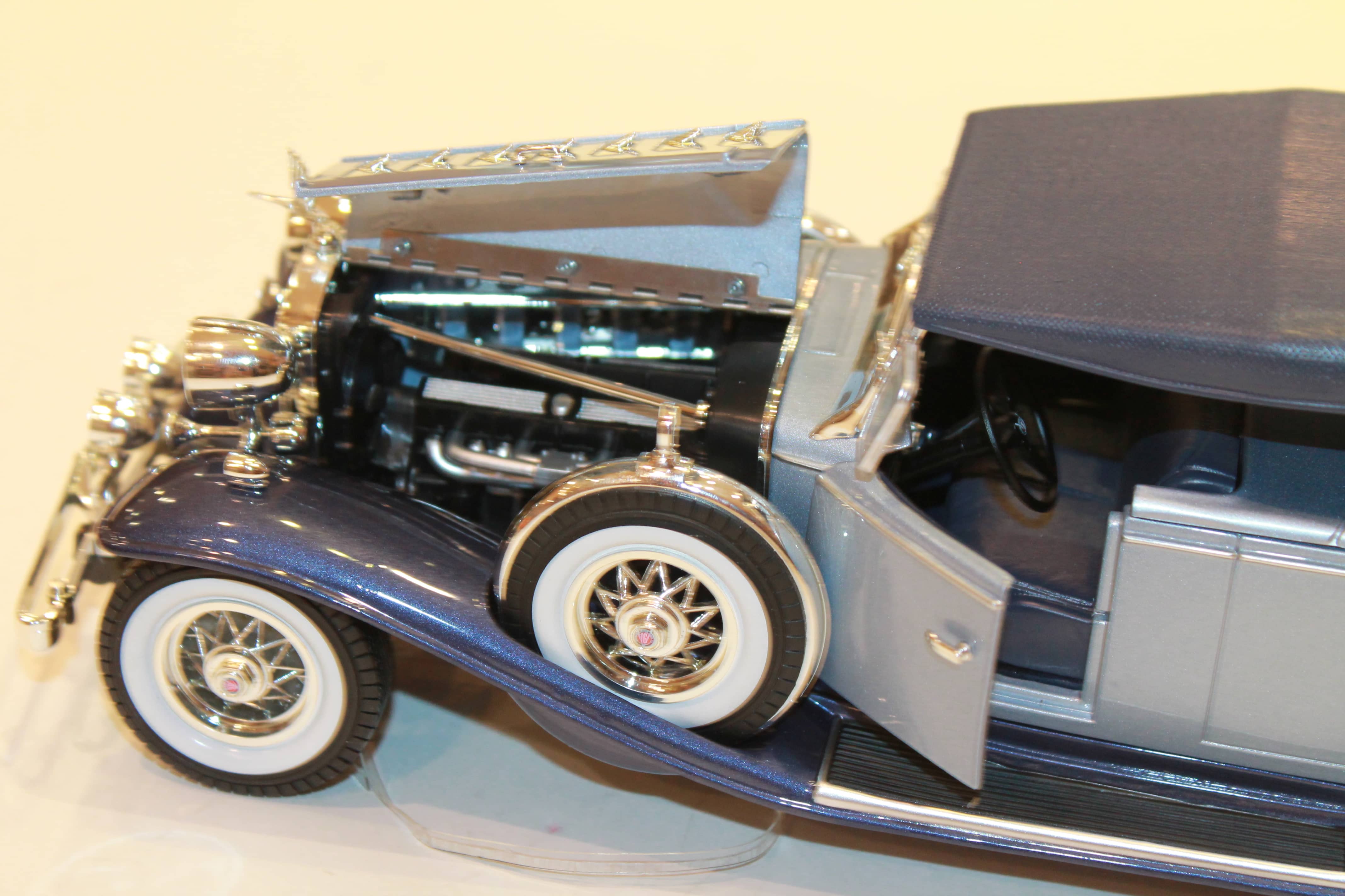 CADILLAC V16 SPORT PHAETON BLEU 1932 AUTO WORLD 1/18°