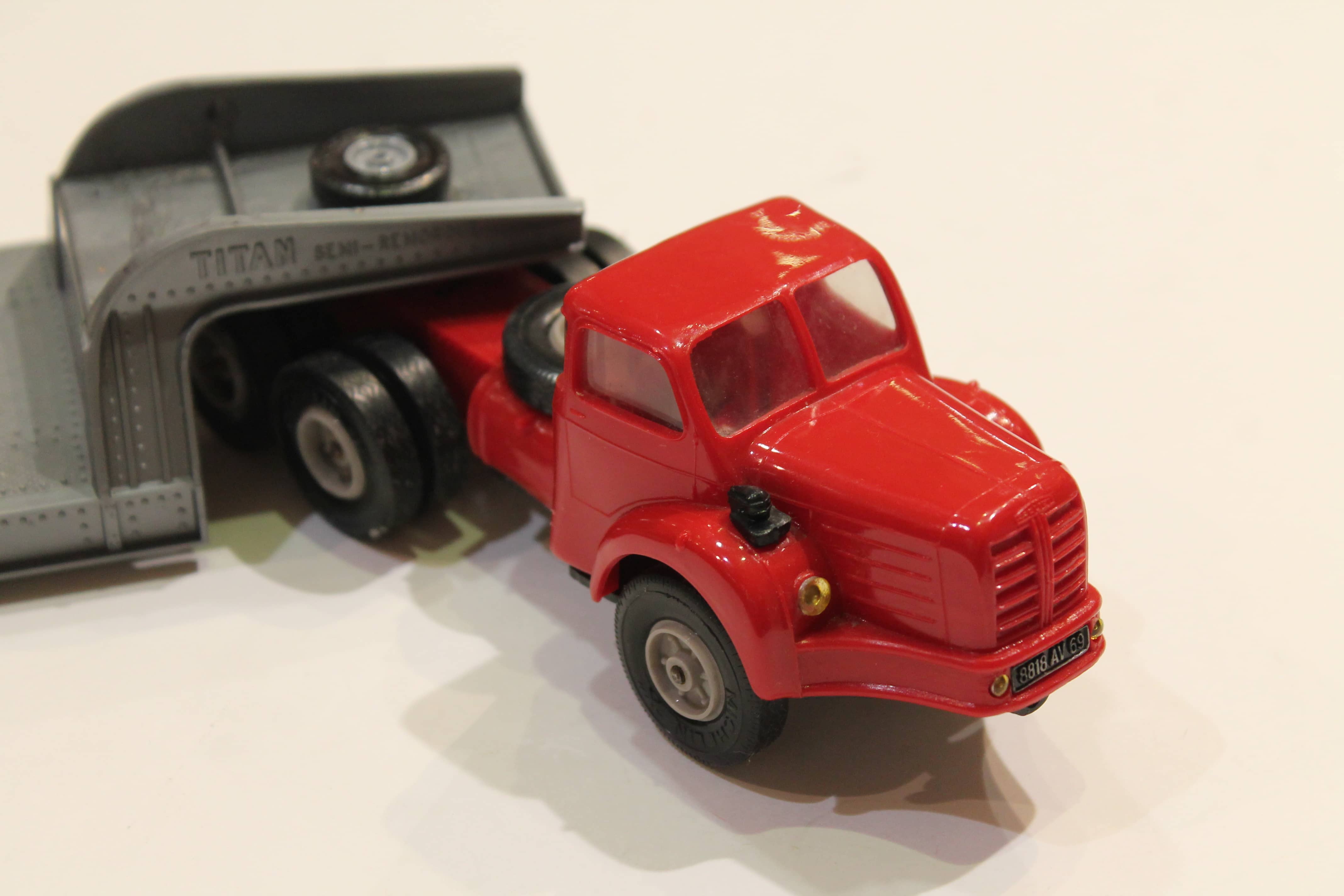 Miniature Norev – Berliet TBO 15 Rouge Et Remorque Porte-voiture Grise – Échelle N3