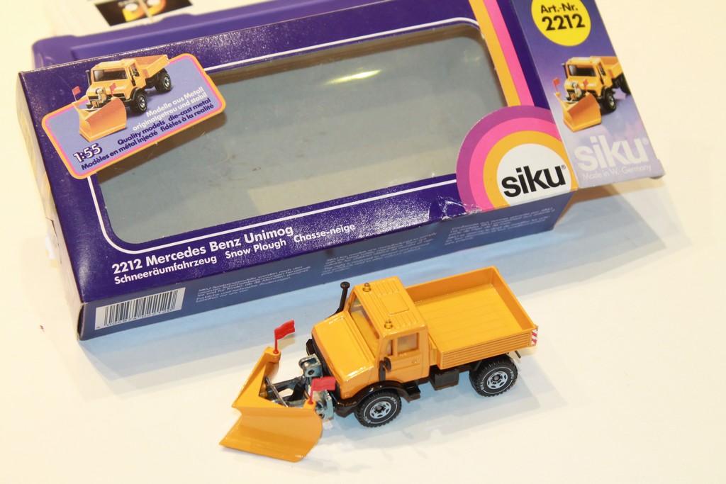MERCEDES BENZ SNOW PLOUGH SIKU 1/55°