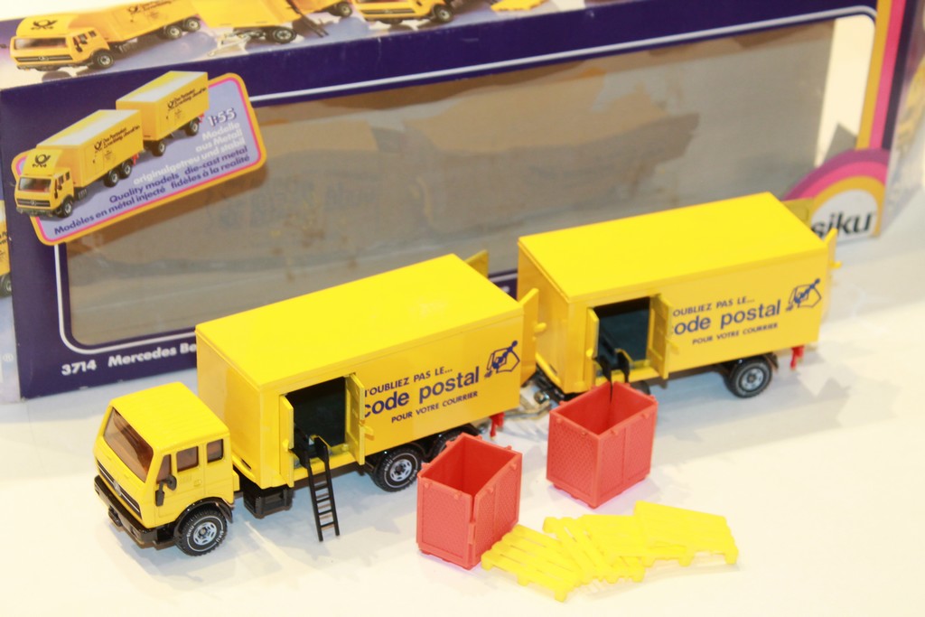 MERCEDES CAMION DE POSTE SIKU 1/55°