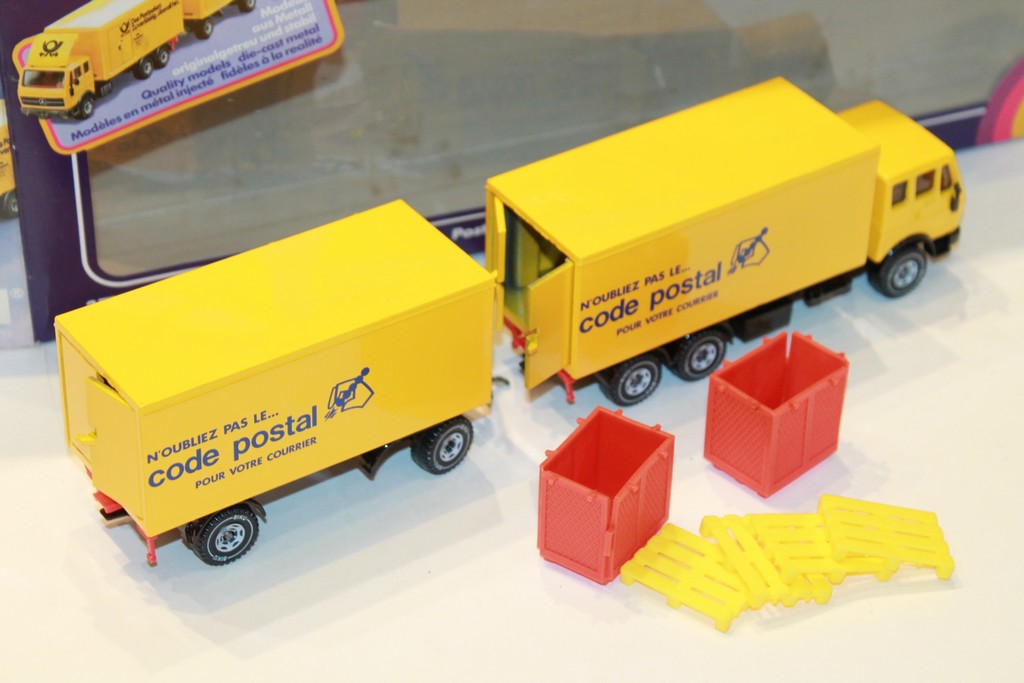 MERCEDES CAMION DE POSTE SIKU 1/55°
