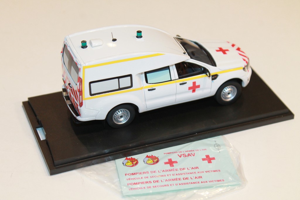 FORD RANGER BSE MILITAIRE SANITAIRE ALARME 1/43°