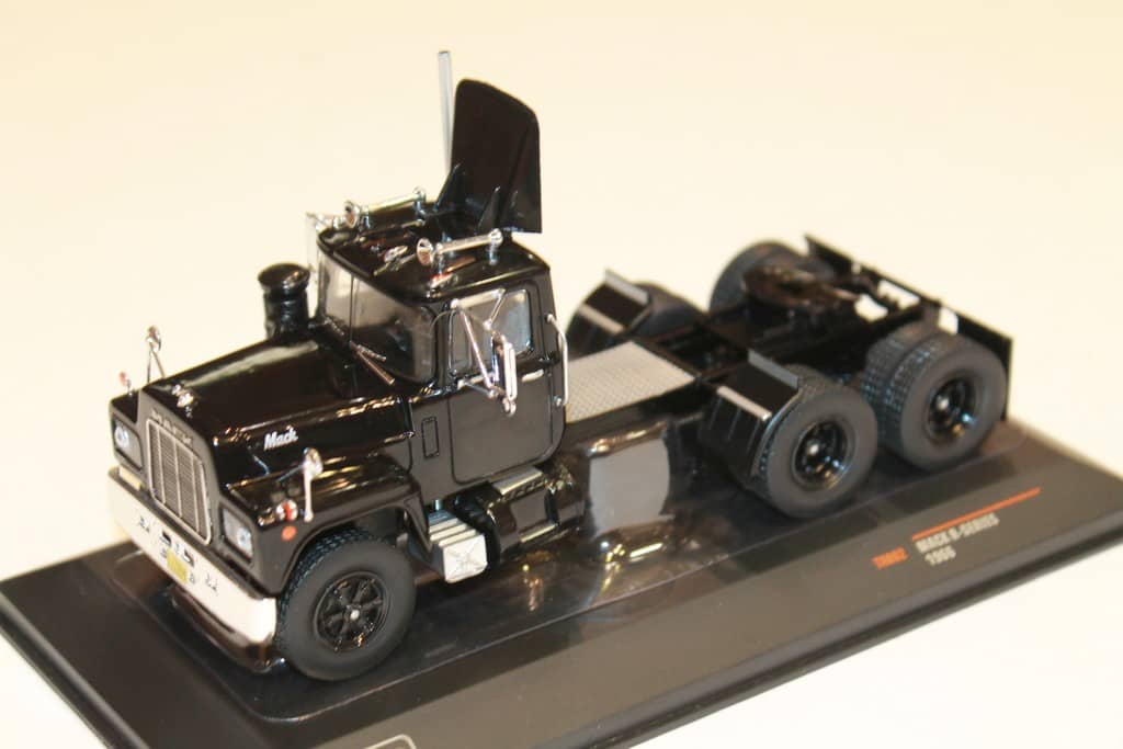 MACK R-SERIE 1966 IXO 1/43°